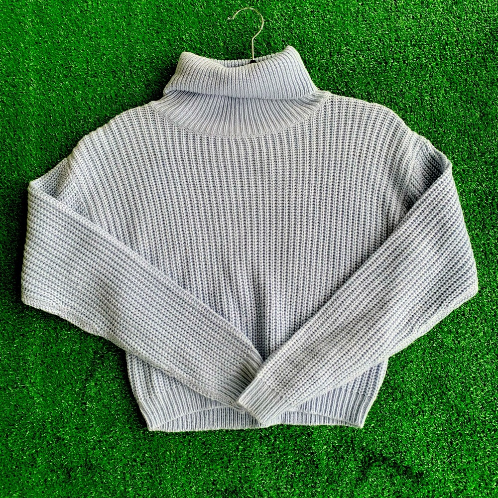 BOHO- Baby blue crop sweater